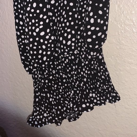 SHEIN black and white spotted scrunched low cut ruffle top - Picture 3 of 5